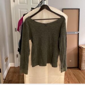 Off the shoulder army green long sleeve 
Size M
